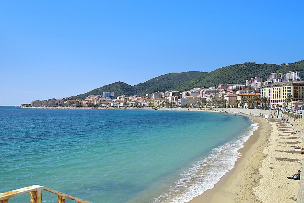 Superb Flat In The Heart Of The Historic Centre Of Ajaccio - Welkeysアパートメント エクステリア 写真