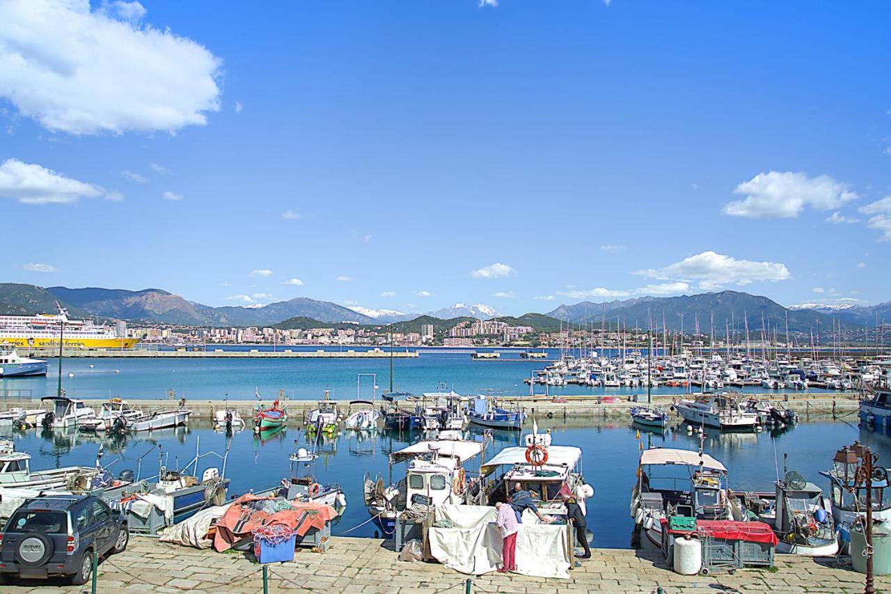 Superb Flat In The Heart Of The Historic Centre Of Ajaccio - Welkeysアパートメント エクステリア 写真